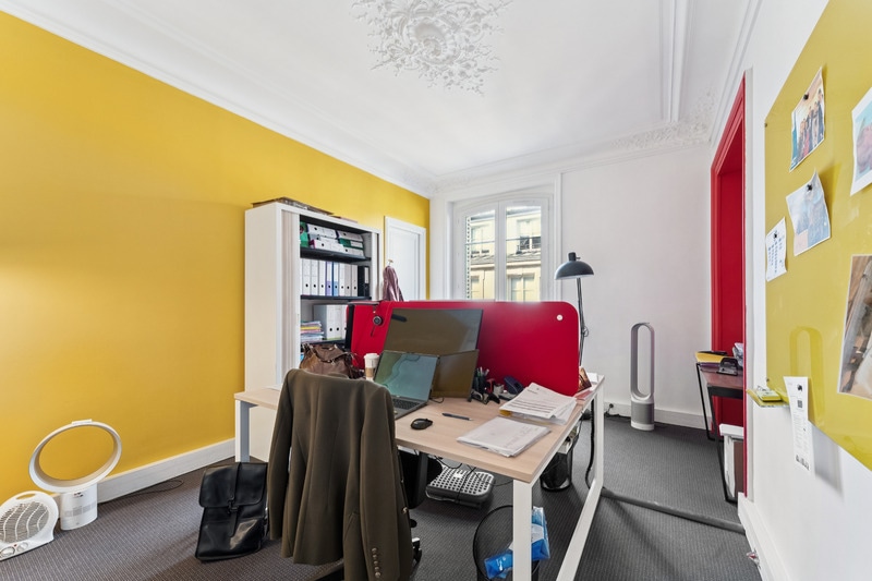 54 Rue De Ponthieu, Paris à louer - Photo intérieure - Image 2 de 7