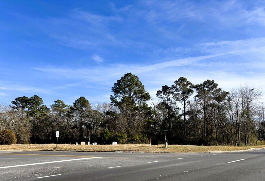 980 Wells Rd, Jacksonville, NC à vendre - Photo du bâtiment - Image 2 de 3