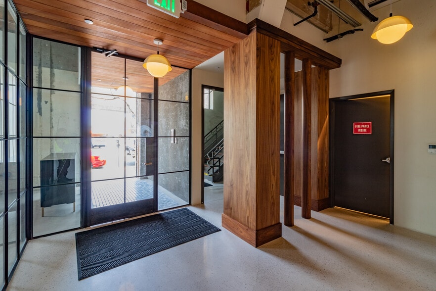 837 N Spring St, Los Angeles, CA for lease - Building Photo - Image 3 of 25