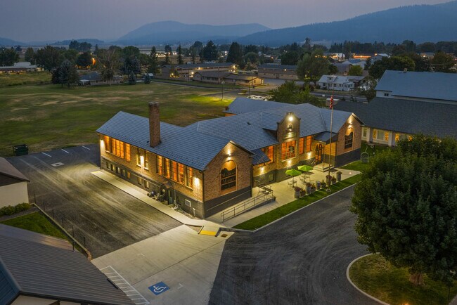 More details for 508 E Main Ave, Chewelah, WA - Retail for Sale