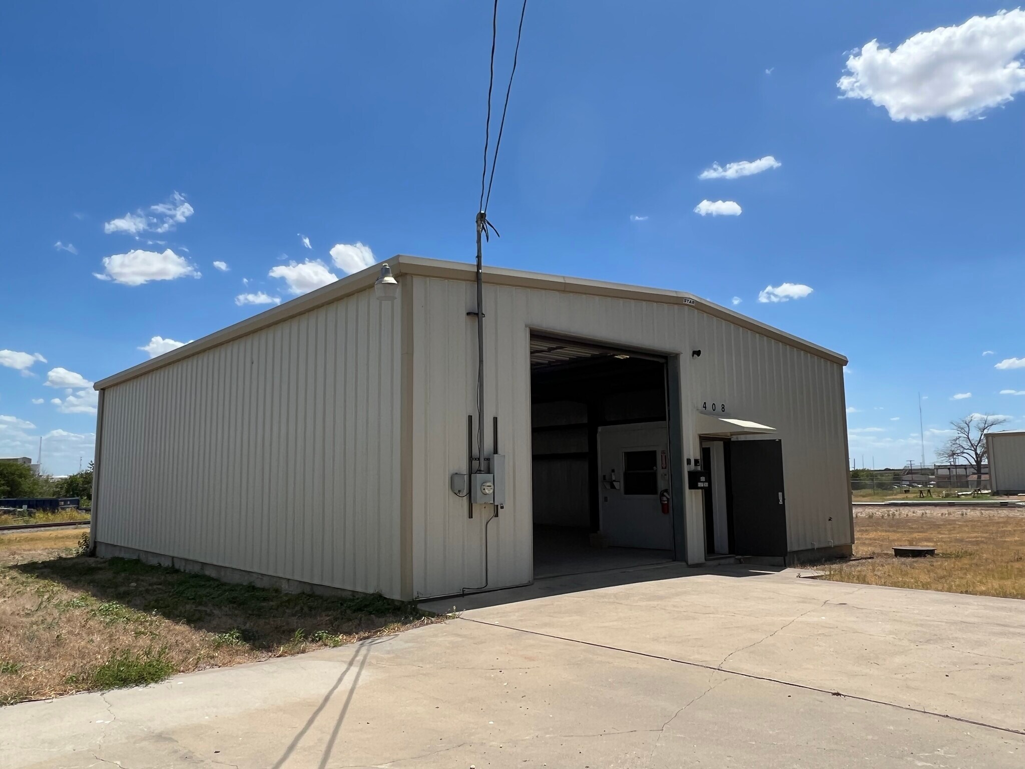 408 E 2nd St, Taylor, TX for lease Interior Photo- Image 1 of 20
