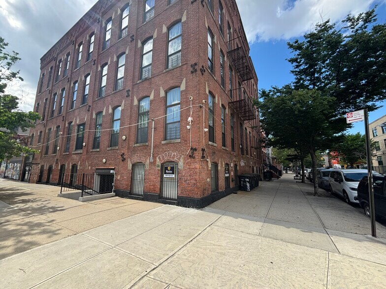 124 Stuyvesant Ave, Brooklyn, NY à louer - Photo du bâtiment - Image 1 de 5