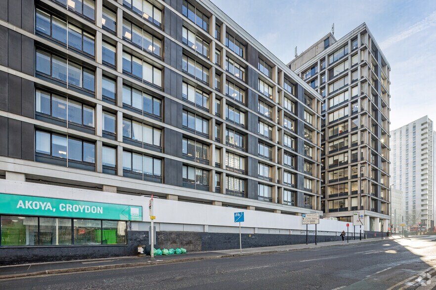 Addiscombe Rd, Croydon à louer - Photo du bâtiment - Image 2 de 44