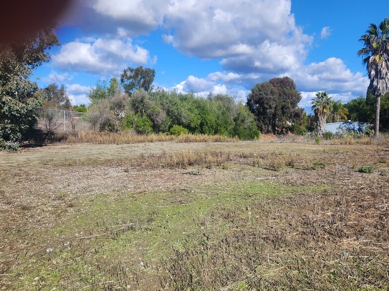 1252 Navel Pl, Vista, CA for lease - Building Photo - Image 3 of 8