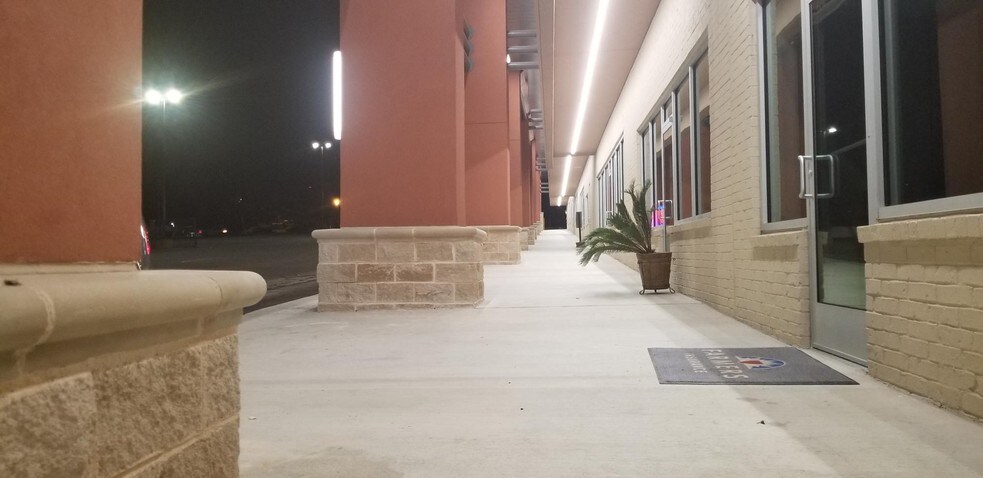 1400 SE Washington St, Idabel, OK à louer - Photo du bâtiment - Image 2 de 6