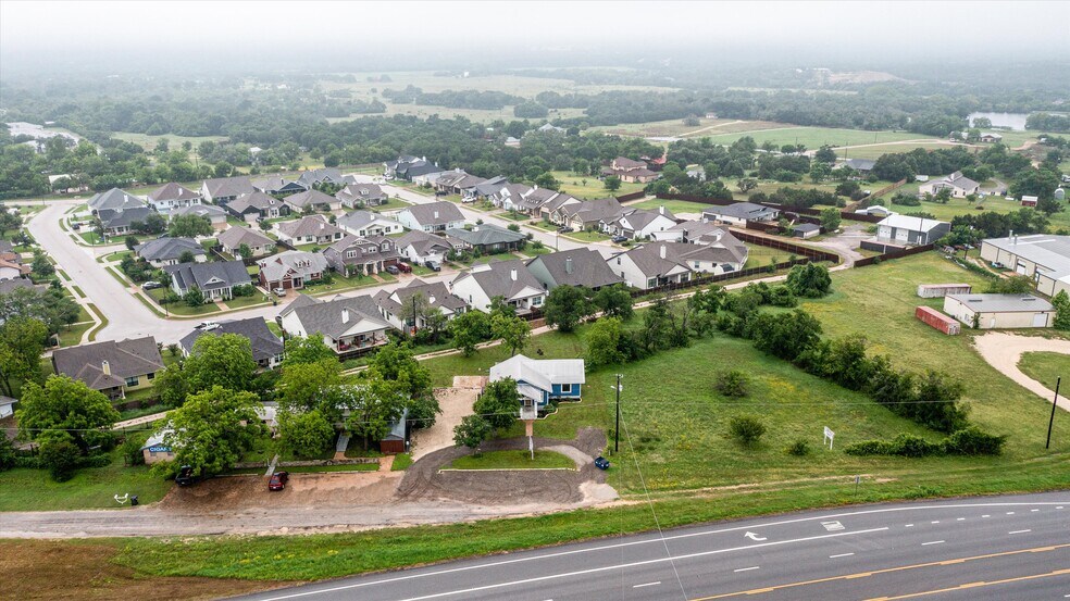 2023 Main St, Liberty Hill, TX à vendre - Photo du bâtiment - Image 3 de 31