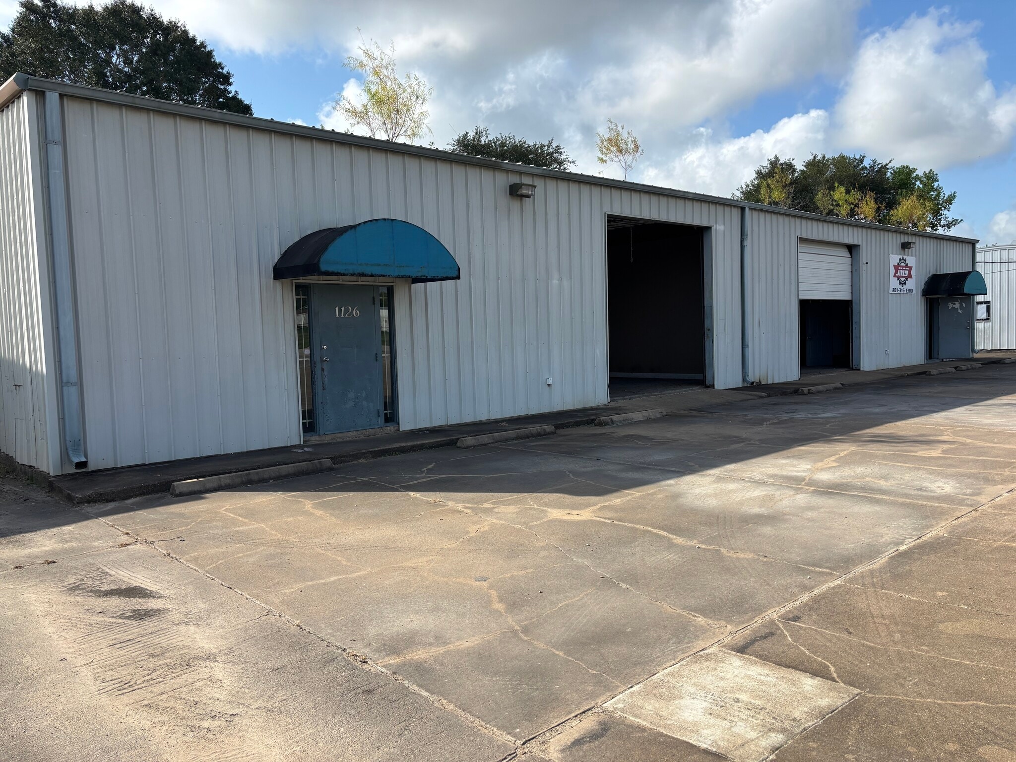 1126 County Road 129, Alvin, TX for lease Building Photo- Image 1 of 9