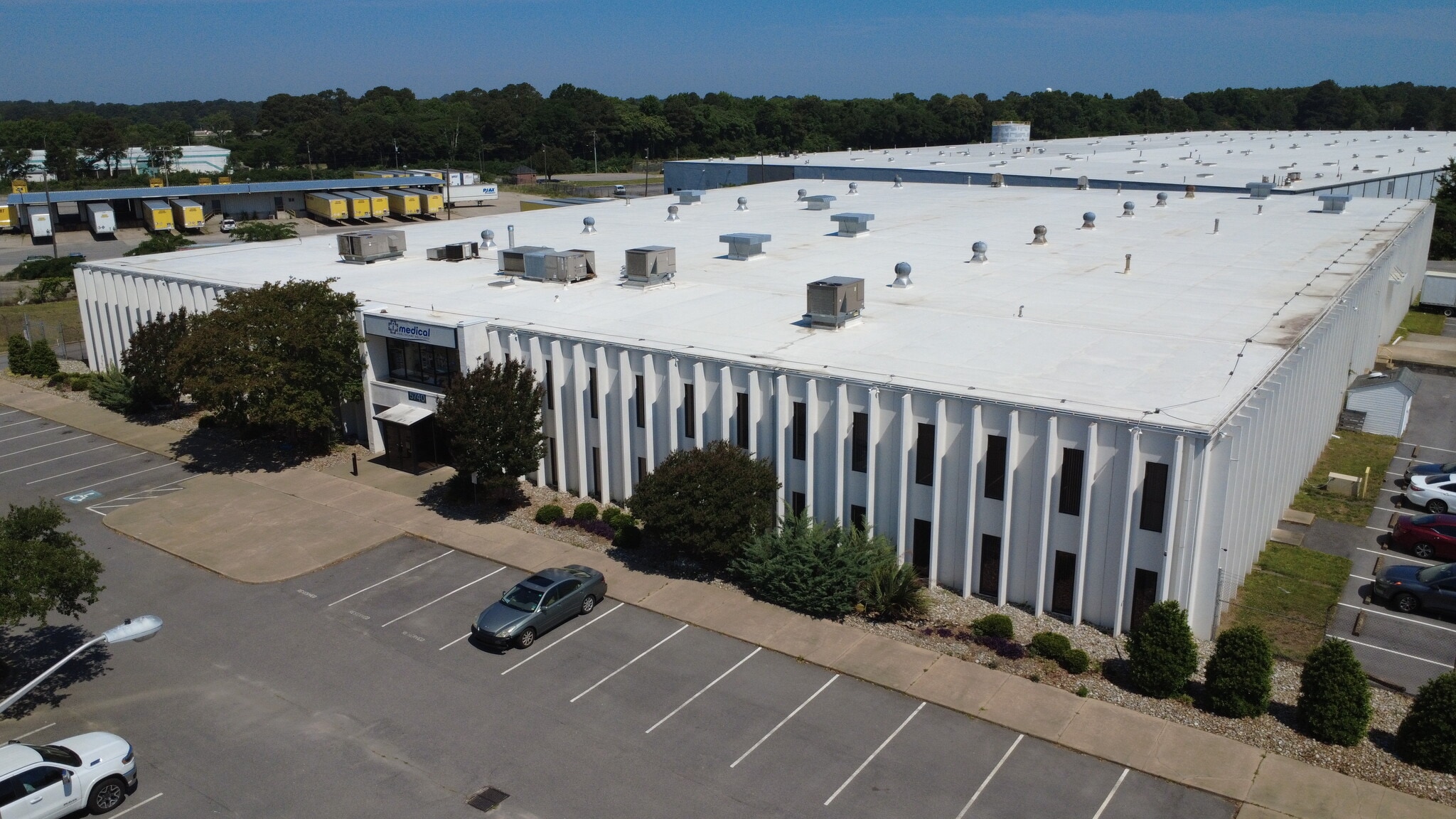 5740 Bayside Rd, Virginia Beach, VA for lease Building Photo- Image 1 of 10