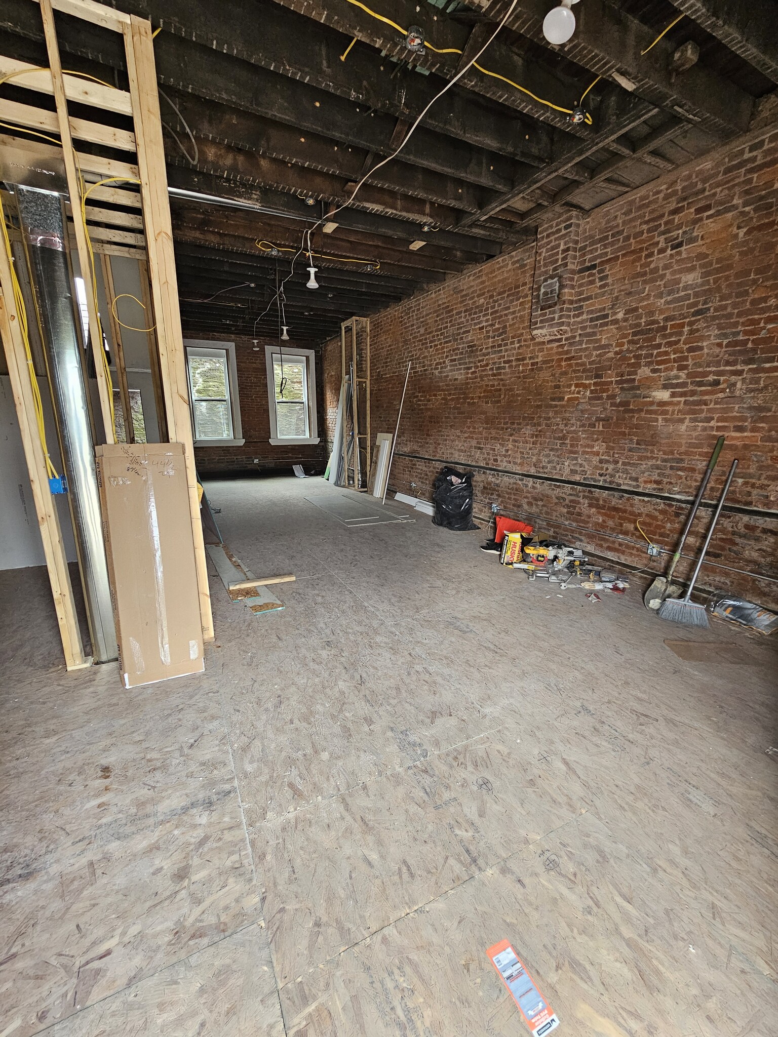 842 E Ohio St, Pittsburgh, PA for lease Interior Photo- Image 1 of 2