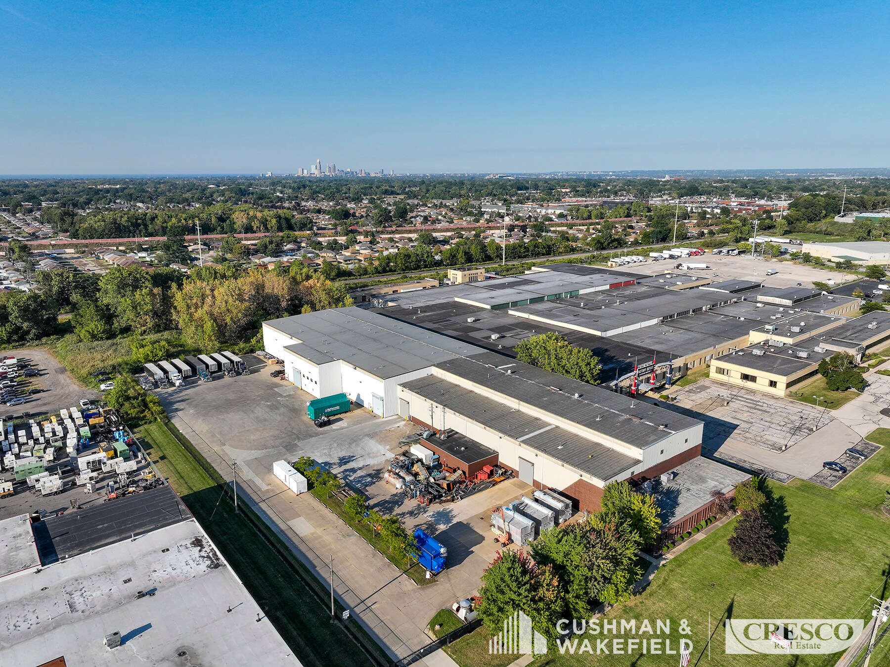 9000 Brookpark Rd, Cleveland, OH à louer Photo principale- Image 1 de 10
