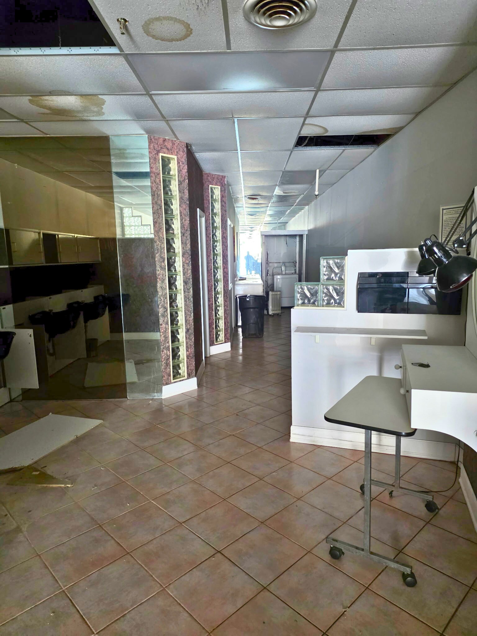 712-722 Walt Whitman Rd, Melville, NY for lease Interior Photo- Image 1 of 5