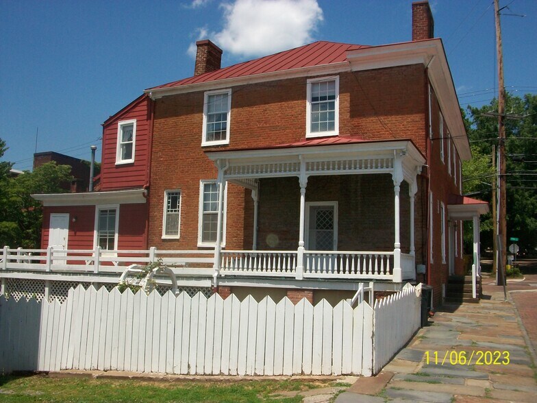 501 Madison St, Lynchburg, VA à louer - Photo du bâtiment - Image 3 de 3