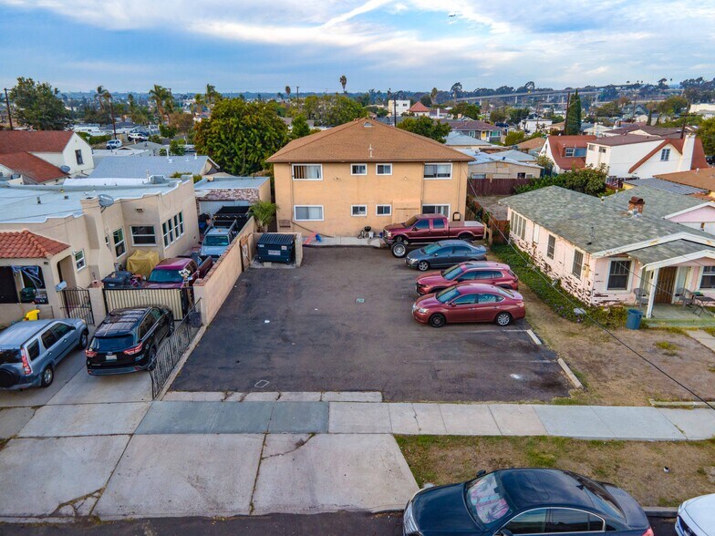 1121 E 6th St, National City, CA à vendre - Photo du bâtiment - Image 2 de 23