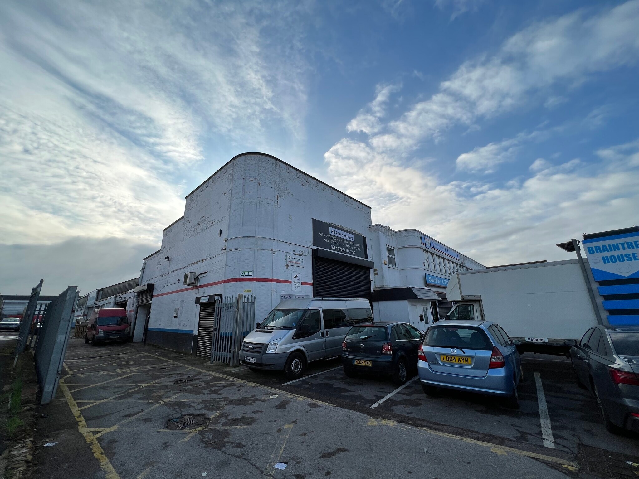Braintree Rd, Ruislip à vendre Photo du bâtiment- Image 1 de 15