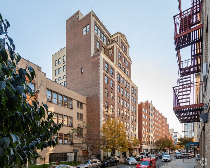 89-31 161st St, Jamaica, NY à louer - Photo du bâtiment - Image 2 de 6