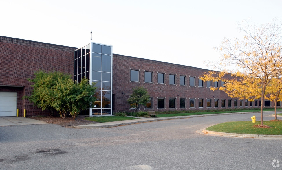 1830 E Paris Ave SE, Grand Rapids, MI for sale - Building Photo - Image 3 of 4