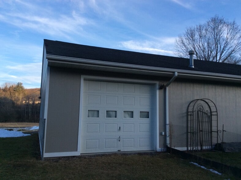 1019 Middle Stella Ireland Rd, Binghamton, NY for lease - Building Photo - Image 3 of 3