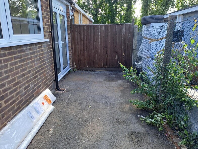 7-9 Bury Rd, Hatfield for lease - Building Photo - Image 1 of 1