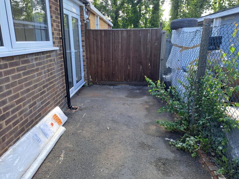 7-9 Bury Rd, Hatfield à louer - Photo du bâtiment - Image 1 de 1