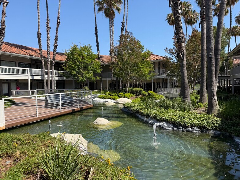 850 Hampshire Rd, Westlake Village, CA for lease - Building Photo - Image 2 of 41