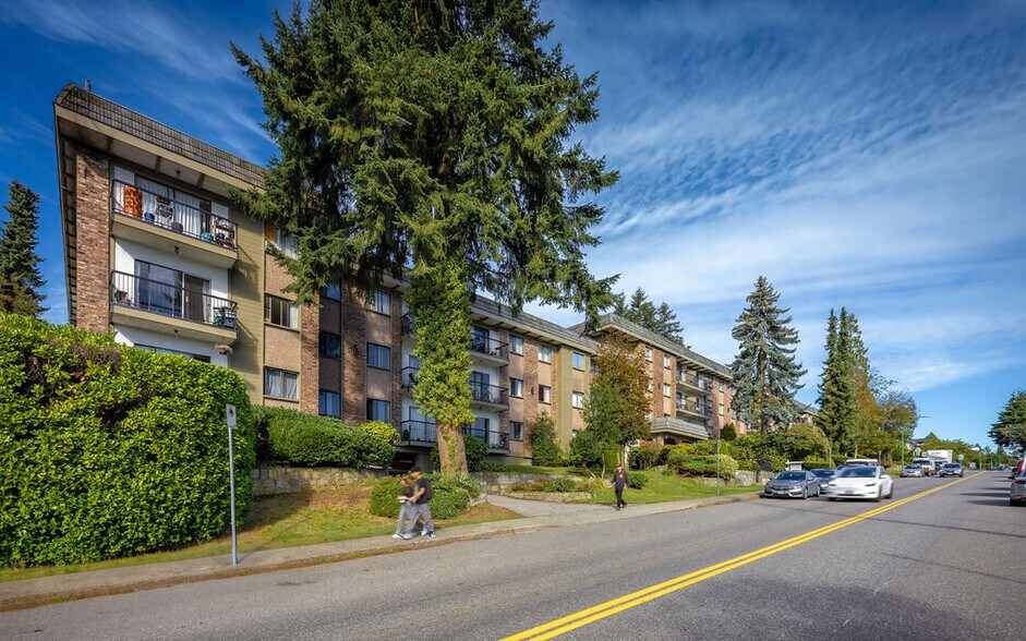281 Holdom Ave, Burnaby, BC à vendre - Photo du bâtiment - Image 1 de 4