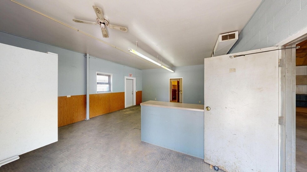 120 W Charles St, Readstown, WI for sale - Building Photo - Image 3 of 28