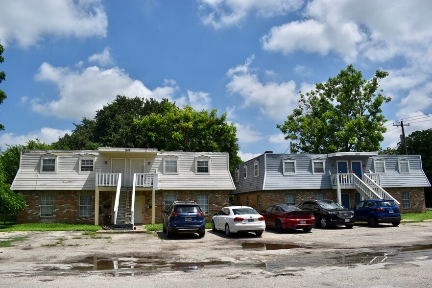1500-1502 Oleander Dr, La Marque, TX for sale - Building Photo - Image 3 of 15