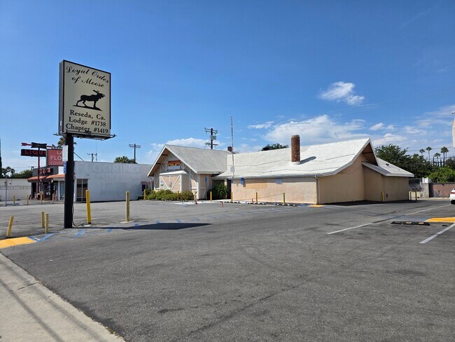 Plus de détails pour 17751 Saticoy St, Reseda, CA - Commerce de détail à louer