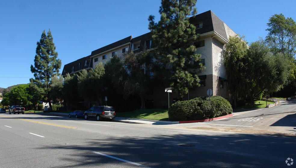 1636 N Verdugo Rd, Glendale, CA à vendre - Photo du bâtiment - Image 2 de 14