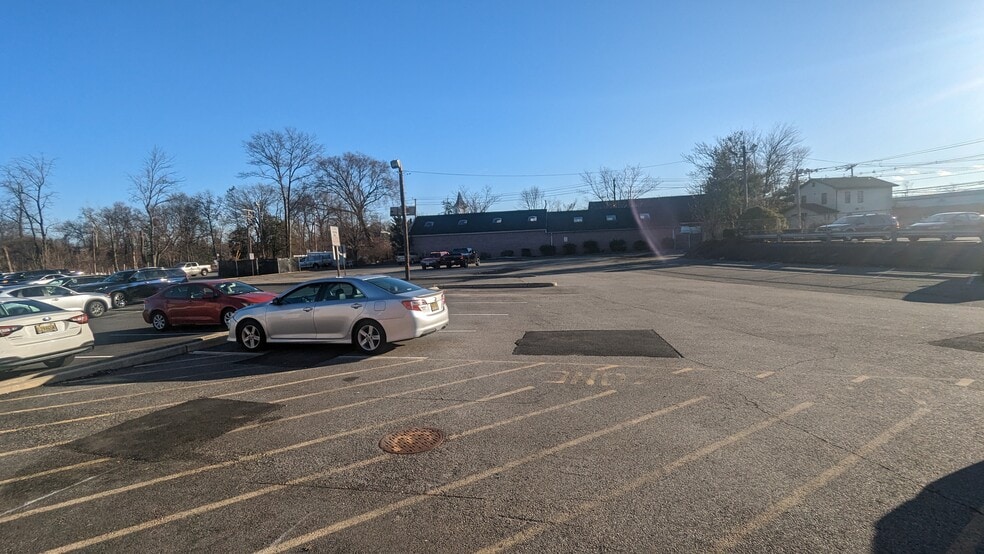 14 E Prospect St, Waldwick, NJ à louer - Photo du bâtiment - Image 2 de 2