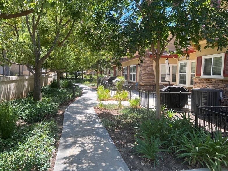 1510 Orange Ave, Redlands, CA for sale - Building Photo - Image 3 of 32