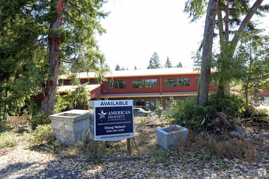 9440 Sportsman Club Rd NE, Bainbridge Island, WA for sale - Building Photo - Image 2 of 4