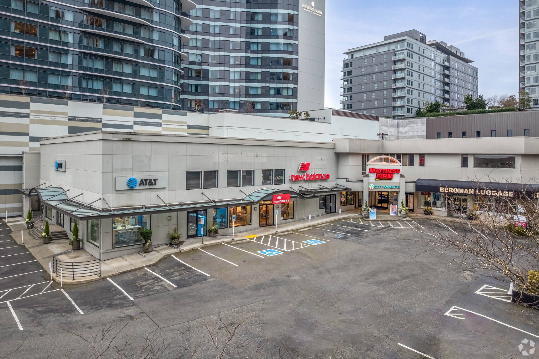 821-827 Bellevue Way NE, Bellevue, WA for lease Primary Photo- Image 1 of 15