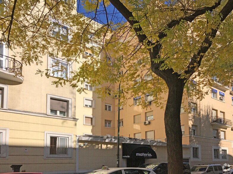 Calle de Juan Bravo, 25, Madrid, Madrid à louer - Photo du bâtiment - Image 3 de 3