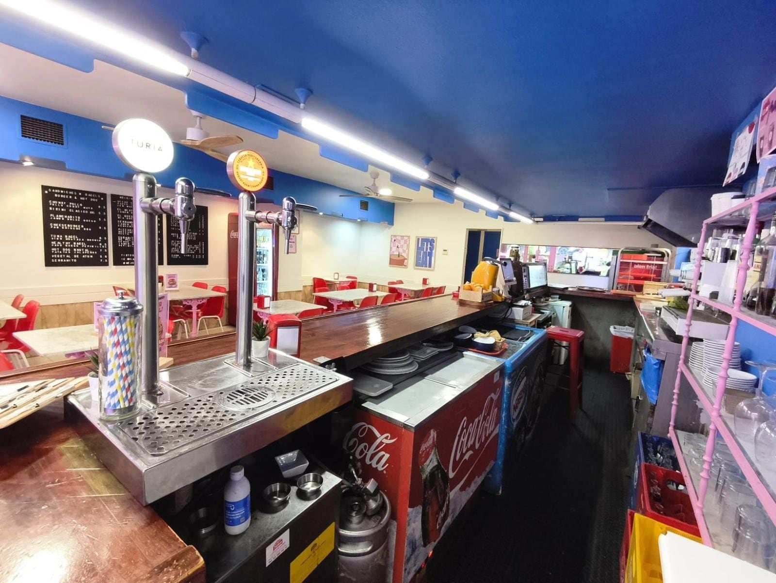 Retail in Barcelona, Barcelona for lease Interior Photo- Image 1 of 10