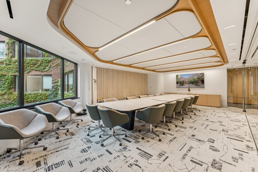 1025 Thomas Jefferson St NW, Washington, DC for lease - Building Photo - Image 2 of 21