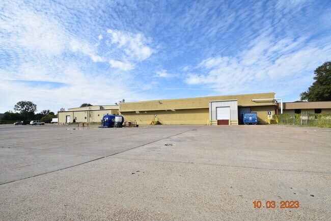 Plus de détails pour 956 N Broadway St, Greenville, MS - Industriel à vendre