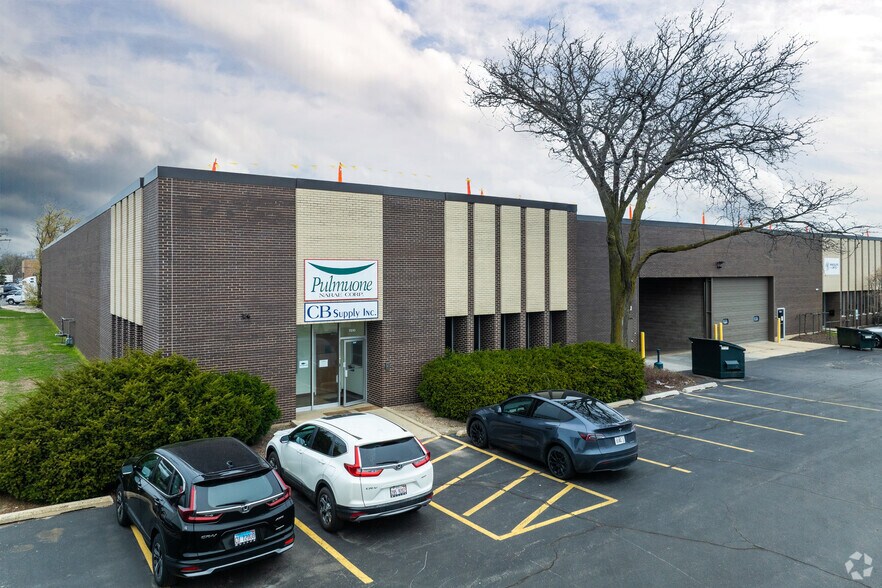 7515 Oak Park Ave, Niles, IL à louer - Photo principale - Image 1 de 4