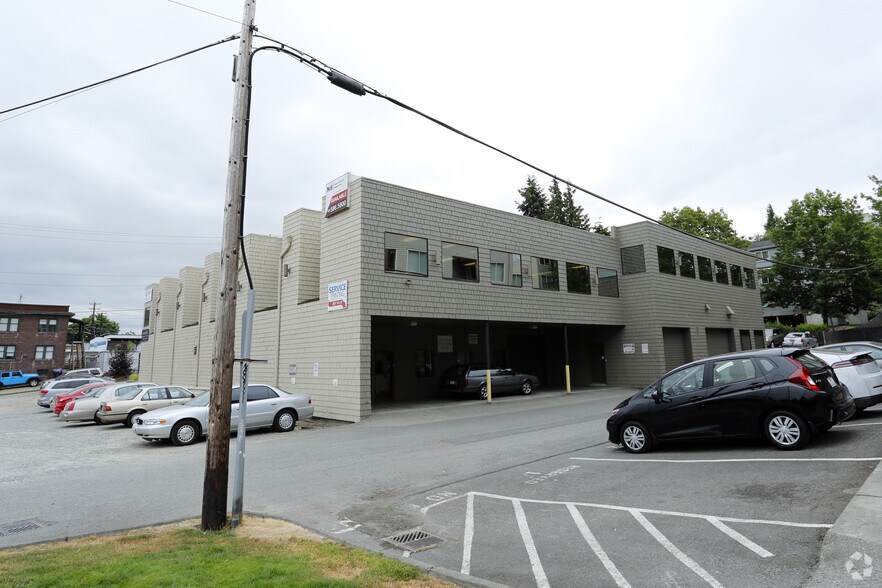 3837-3847 13th Ave W, Seattle, WA à louer - Photo du bâtiment - Image 3 de 4