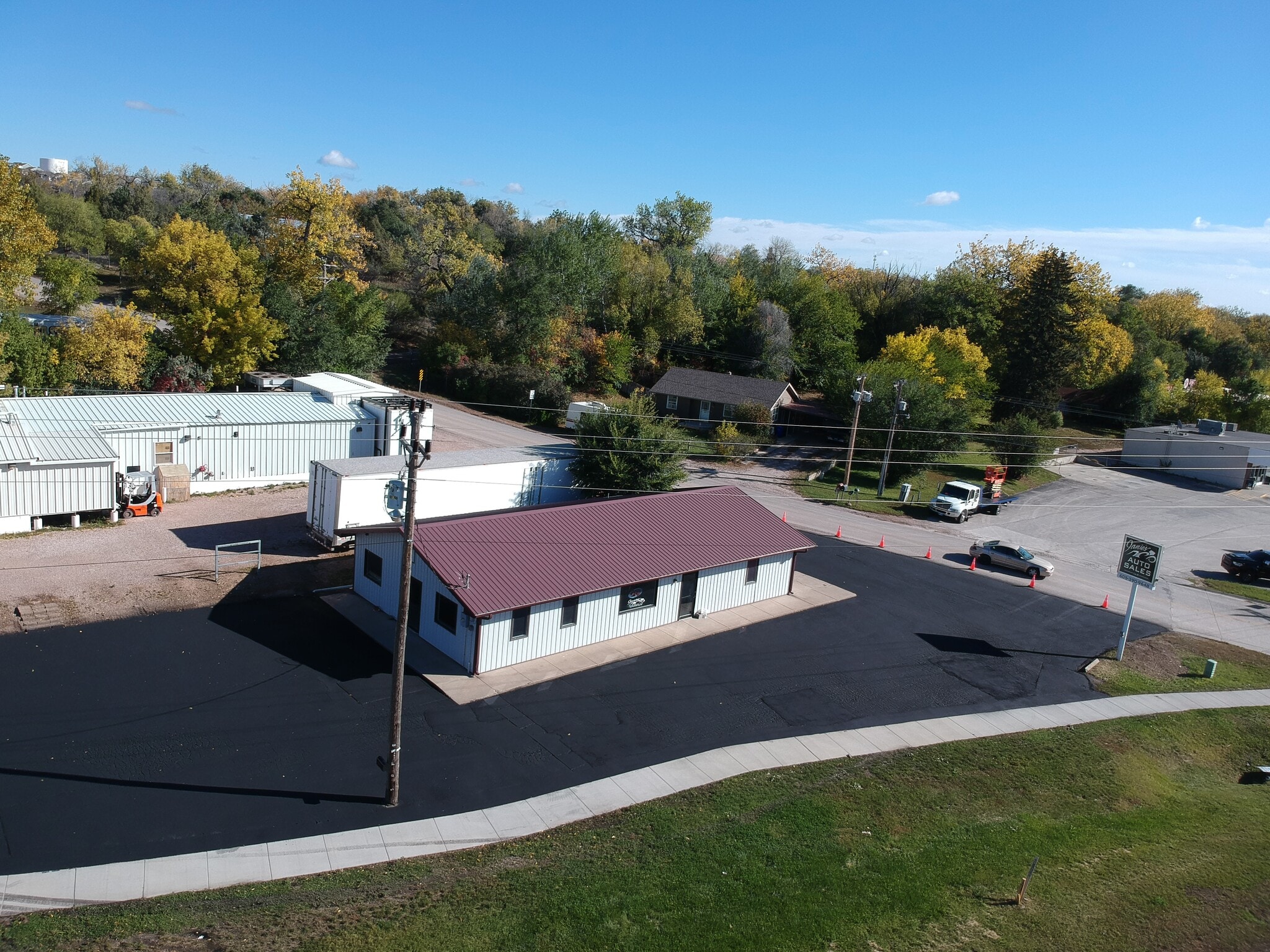 1585 Valley Dr, Rapid City, SD for sale Primary Photo- Image 1 of 8