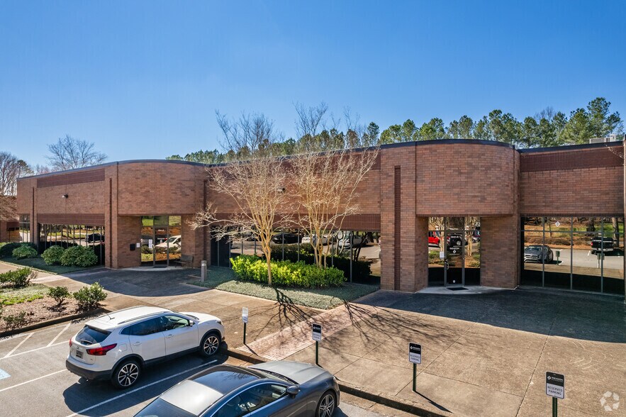 1841 W Oak Pky, Marietta, GA à louer - Photo du bâtiment - Image 3 de 9