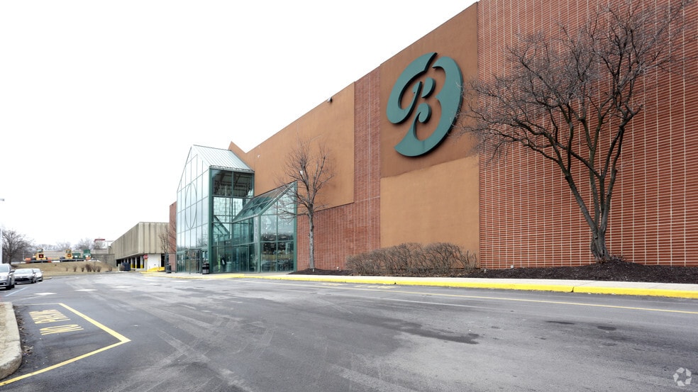 106 Laurel Mall Dr, Hazleton, PA for lease - Primary Photo - Image 3 of 11