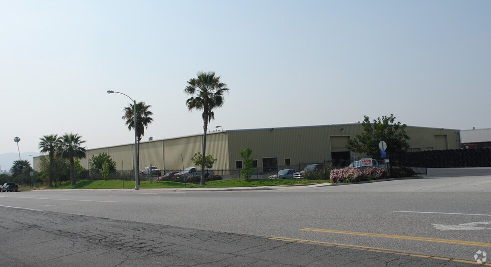 1151 Palmyrita Ave, Riverside, CA à vendre - Photo du bâtiment - Image 2 de 7