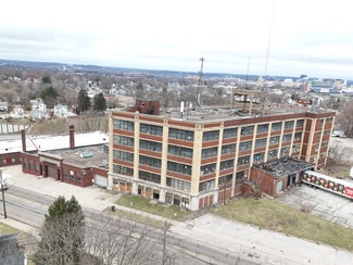 Plus de détails pour 711 Johnston St, Akron, OH - Industriel à vendre