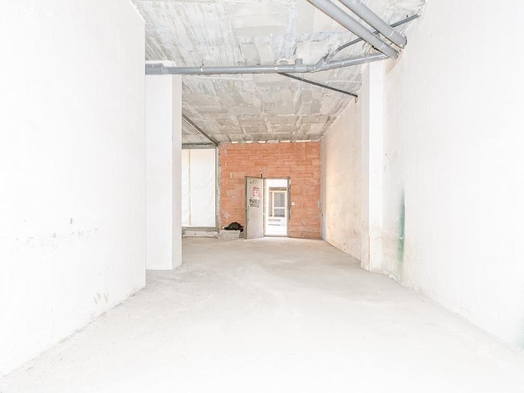 Manresa, BAR 08241 - Unit Pt02 - - Interior Photo - Image 2 of 8
