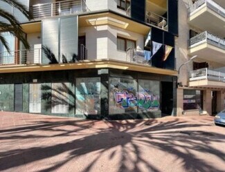 Plus de détails pour Multi-résidentiel à vendre