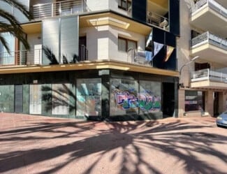 Plus de détails pour Multi-résidentiel à vendre