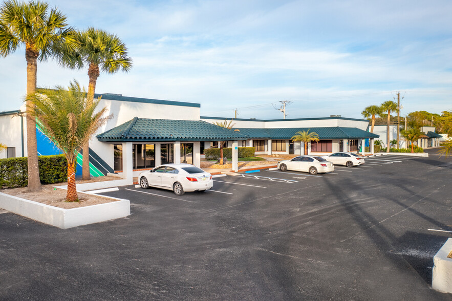 781 NE Dixie Hwy, Jensen Beach, FL for lease - Building Photo - Image 2 of 8