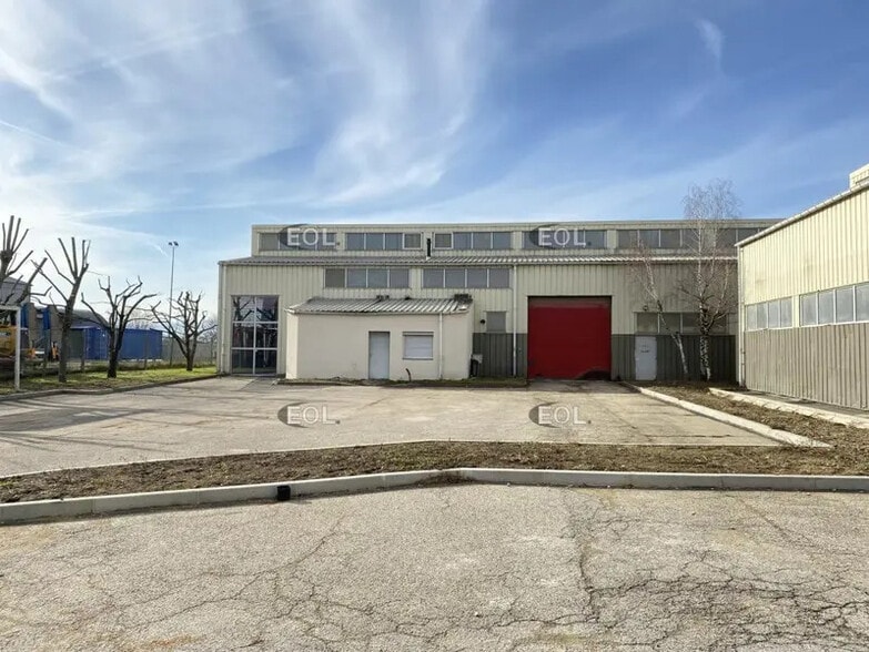 Industrial in Mornant for sale - Building Photo - Image 2 of 6