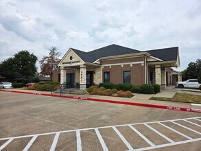 1801 Precinct Line Rd, Hurst, TX à louer Photo intérieure- Image 1 de 15